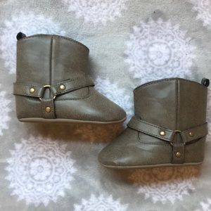 Carter’s crib boots